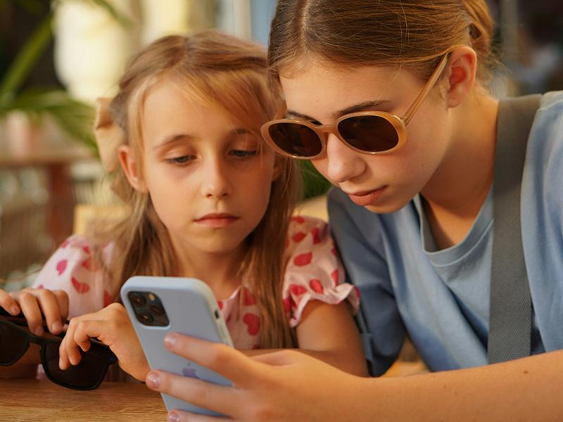 Изображение для Дети и гаджеты: что делать родителям?