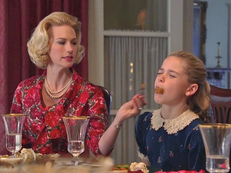 «Они (токсичные родители) склонны воспринимать детское неподчинение или даже минимальные проявления индивидуальности как персональную атаку, нападение на них самих». (с) Сьюзен Форвард