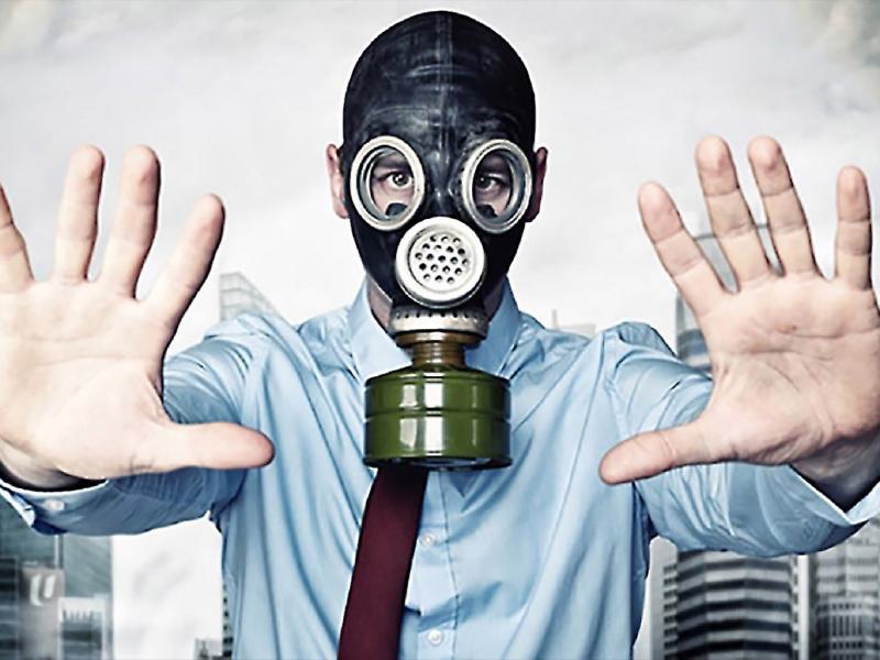 От токсичных людей не спасет ни одноразовая маска, ни противогаз, здесь нужна более мощная защита