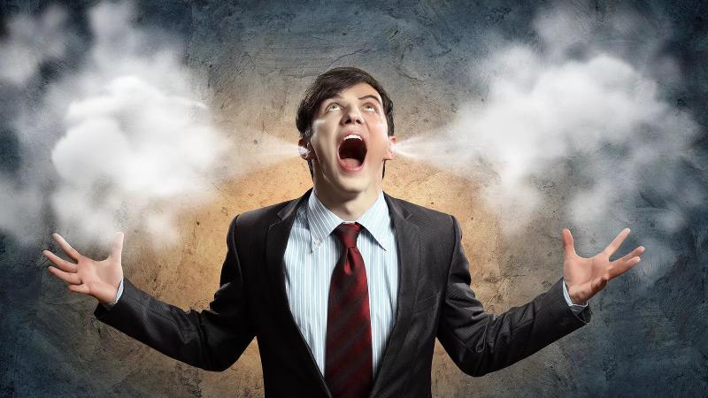 При эмоциональном выгорании человек начинает зачастую вести себя неадекватно