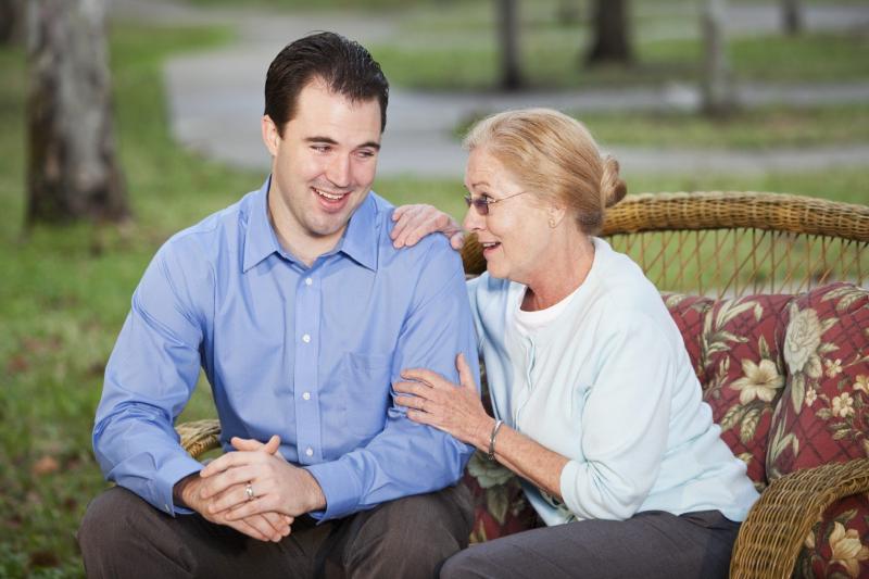 Женщин много, а мама одна — по такой формуле живут многие взрослые сыновья со своими матерями