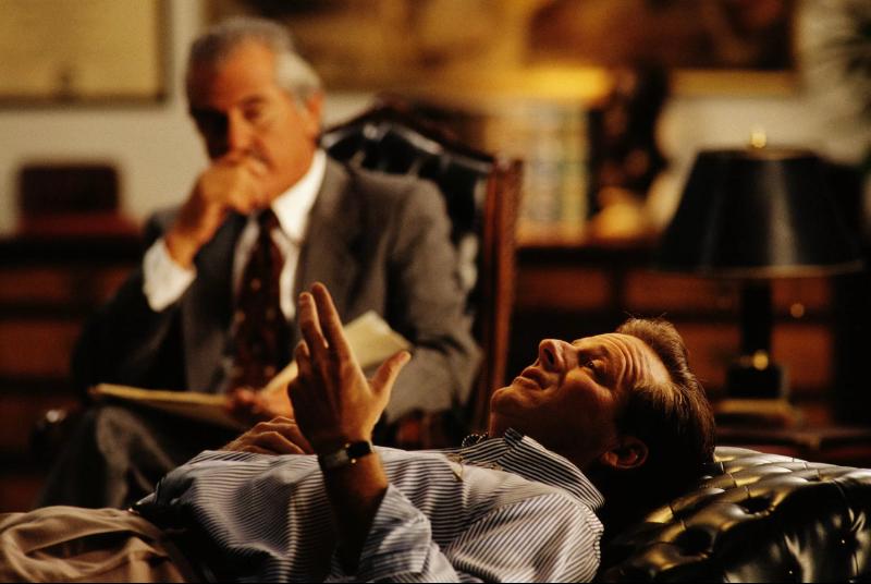 Изображение для Квалифицированный специалист ориентирует клиента в его целях, помогает найти варианты, но принимает решение сам клиент