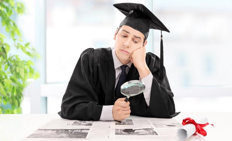 Согласно данным опросов, 55 % работающих россиян трудятся не по своей специальности