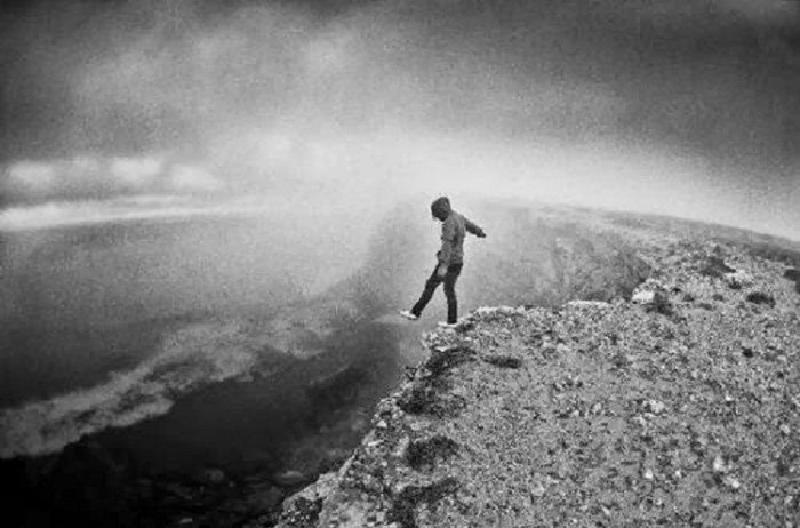 Люди с ПРЛ не озвучивают суицидальные мысли. Близкие  могут не догадываться, что человек ходит над пропастью